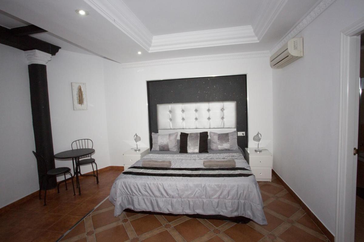 Alojamiento el Chaparro Barbate junto a la venta el loro - Housity