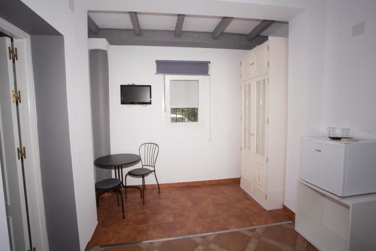 Alojamiento el Chaparro Barbate junto a la venta el loro - Housity