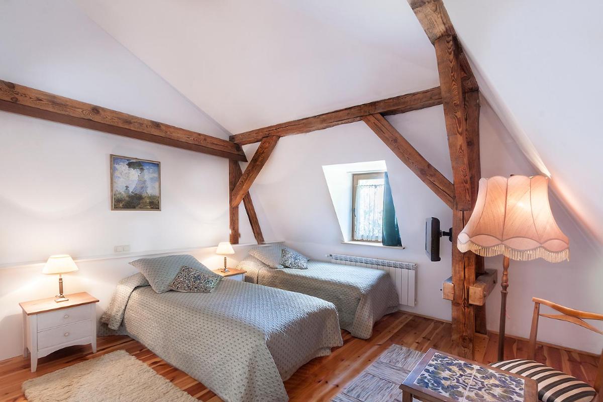 Pałac Nieznanice Zabytek Gościnny ze SPA - Housity