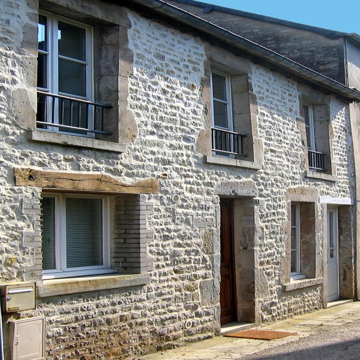 The Heart of Sainte Mere Eglise - Housity