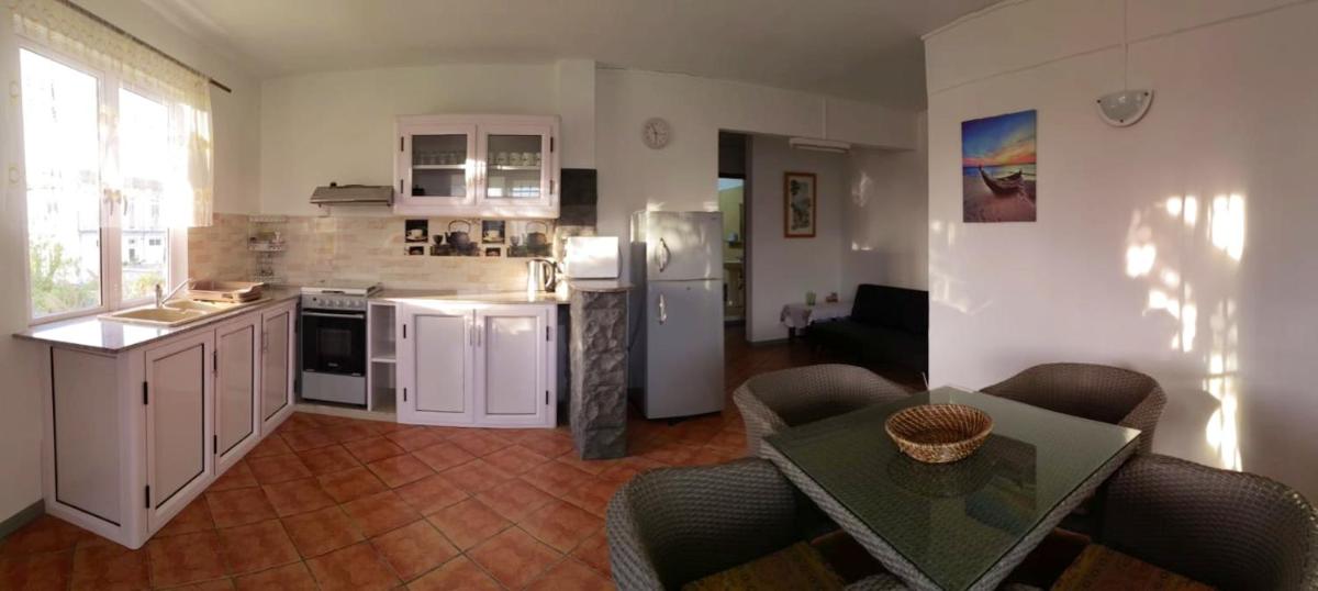 Suitetrails - 2 bedrooms apartement with furnished terrace and wifi at Trou aux Biches 1 km away from the beach