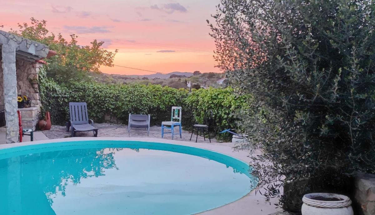 3 bedrooms villa with private pool furnished terrace and wifi at Alviobeira - Housity