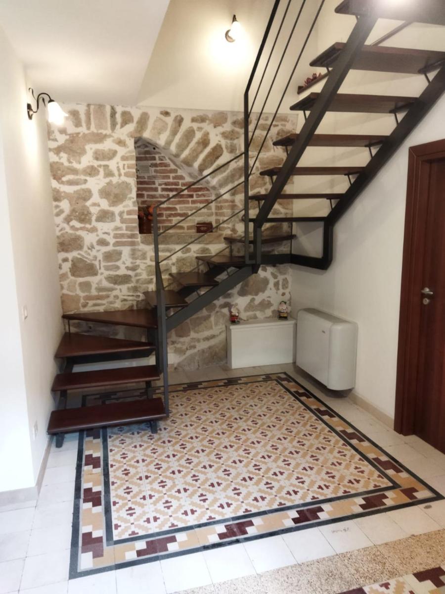 Il vicolo dei tetti - Housity