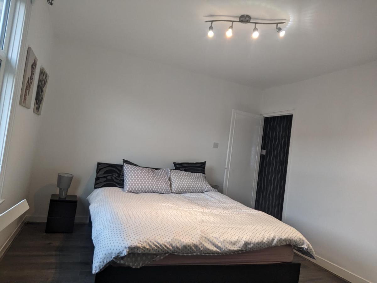 Charming 4-Bedroom House in Dover - Housity