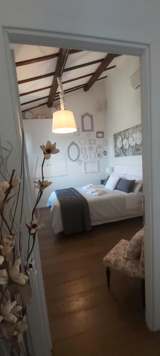 White House - Housity