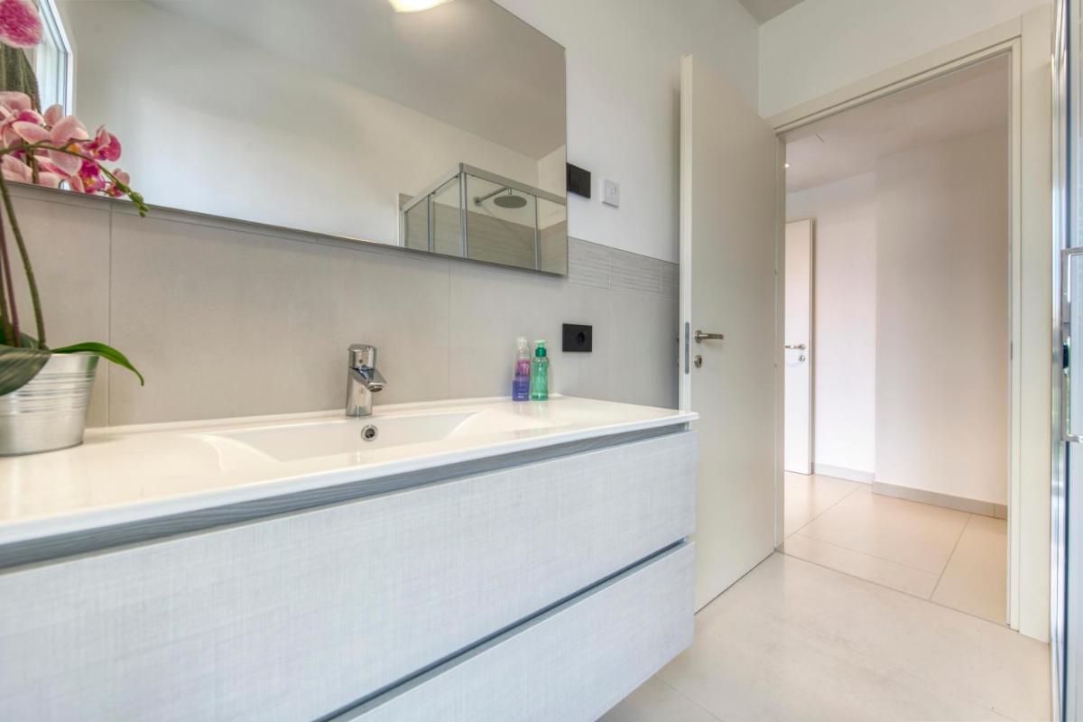 ApartmentsGarda - Le Terrazze Del Garda Residence - Housity