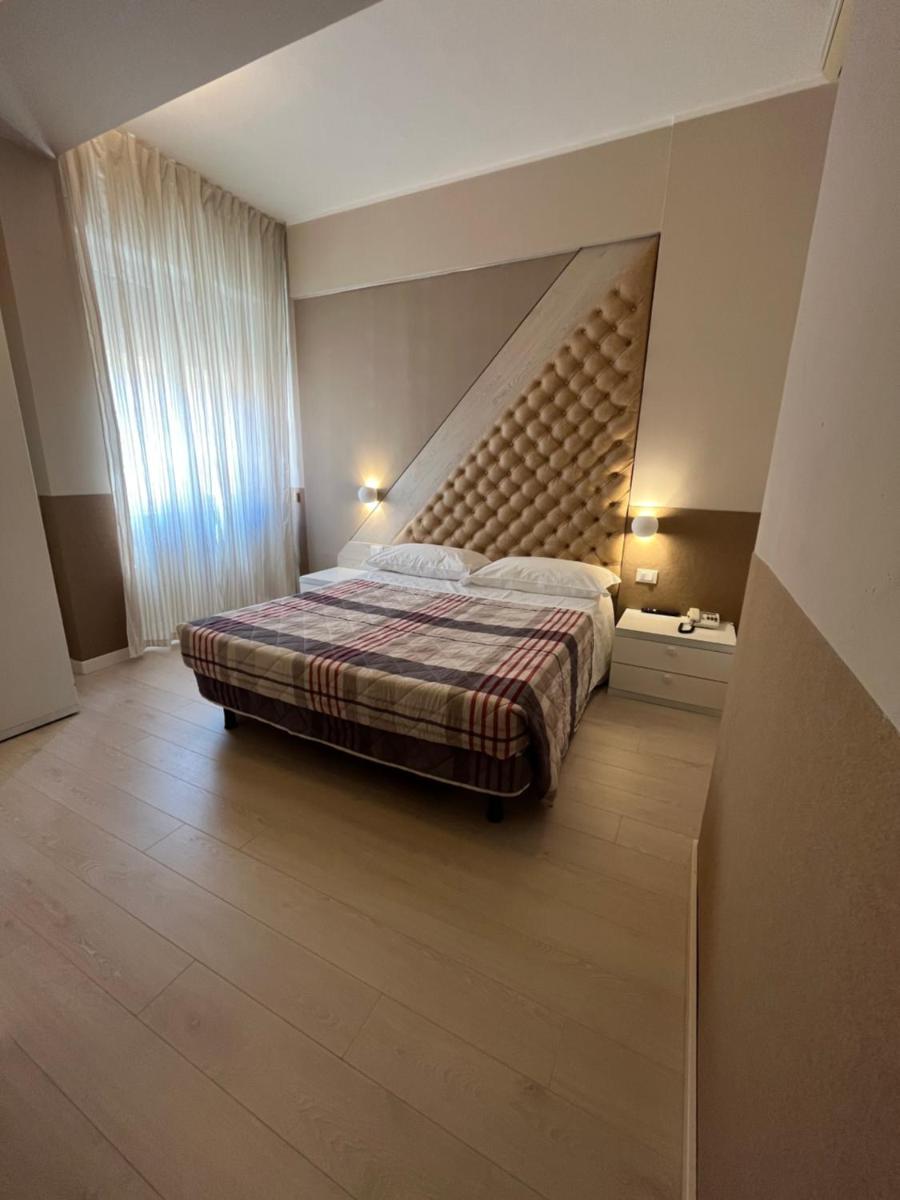 Hotel Europa Parking - Housity