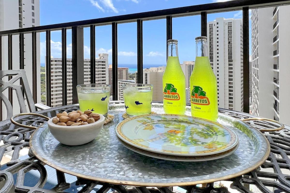 Waikiki Banyan #2608-T2 - Housity