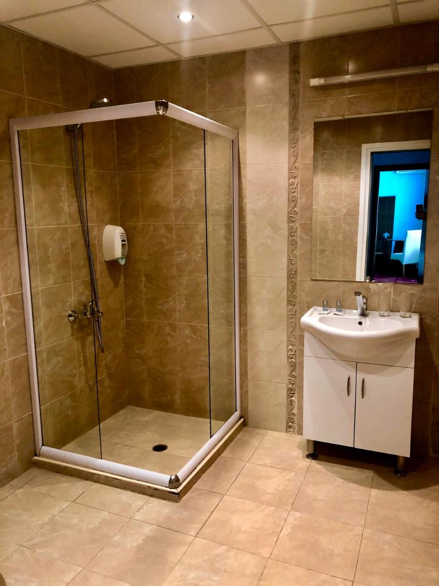 Arena Tarnovo Hotel - Housity