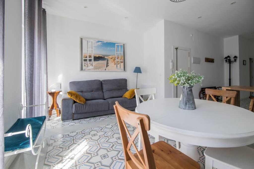 Cozy Flat in City Center Feel the Vibe SelfCheckIn - Housity