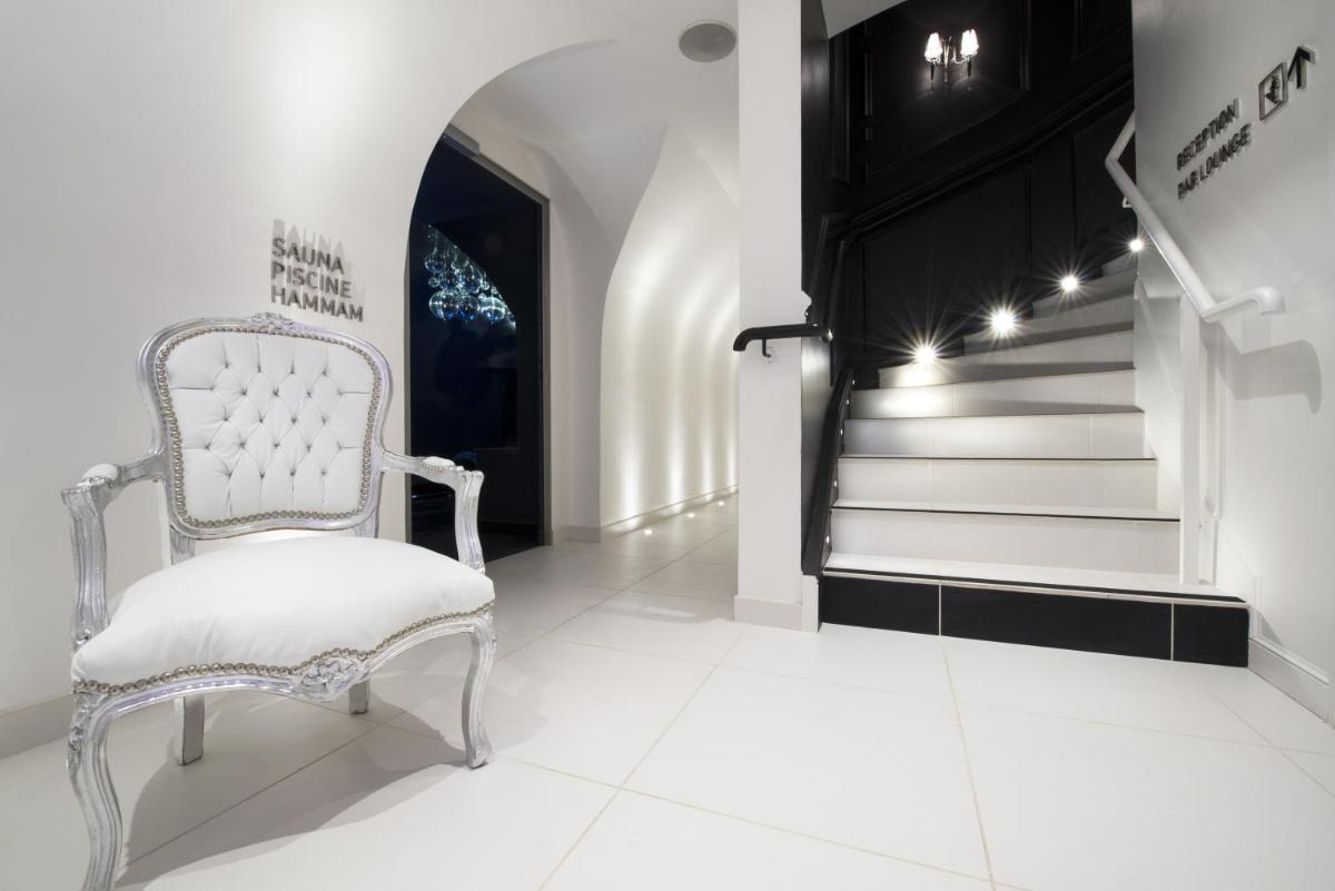 Coin salon dans l'établissement Vertigo Hotel, By Marriott, a Member of Design Hotels