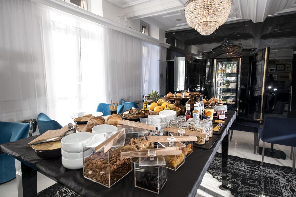 Nourriture dans l'hôtel ou à proximité