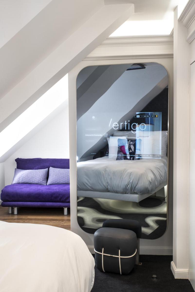 Coin salon dans l'établissement Vertigo Hotel, By Marriott, a Member of Design Hotels