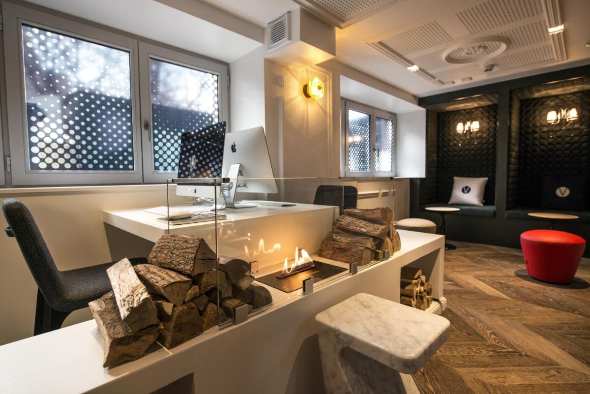 Coin salon dans l'établissement Vertigo Hotel, By Marriott, a Member of Design Hotels