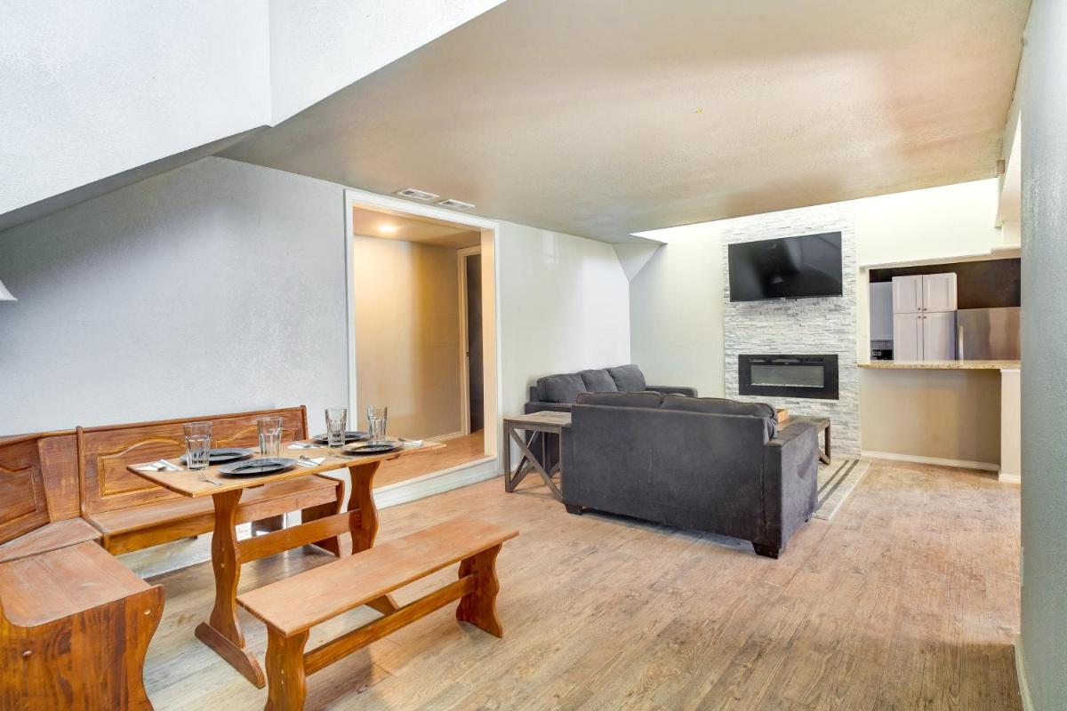 Updated Buffalo Springs House on the Lake! - Housity