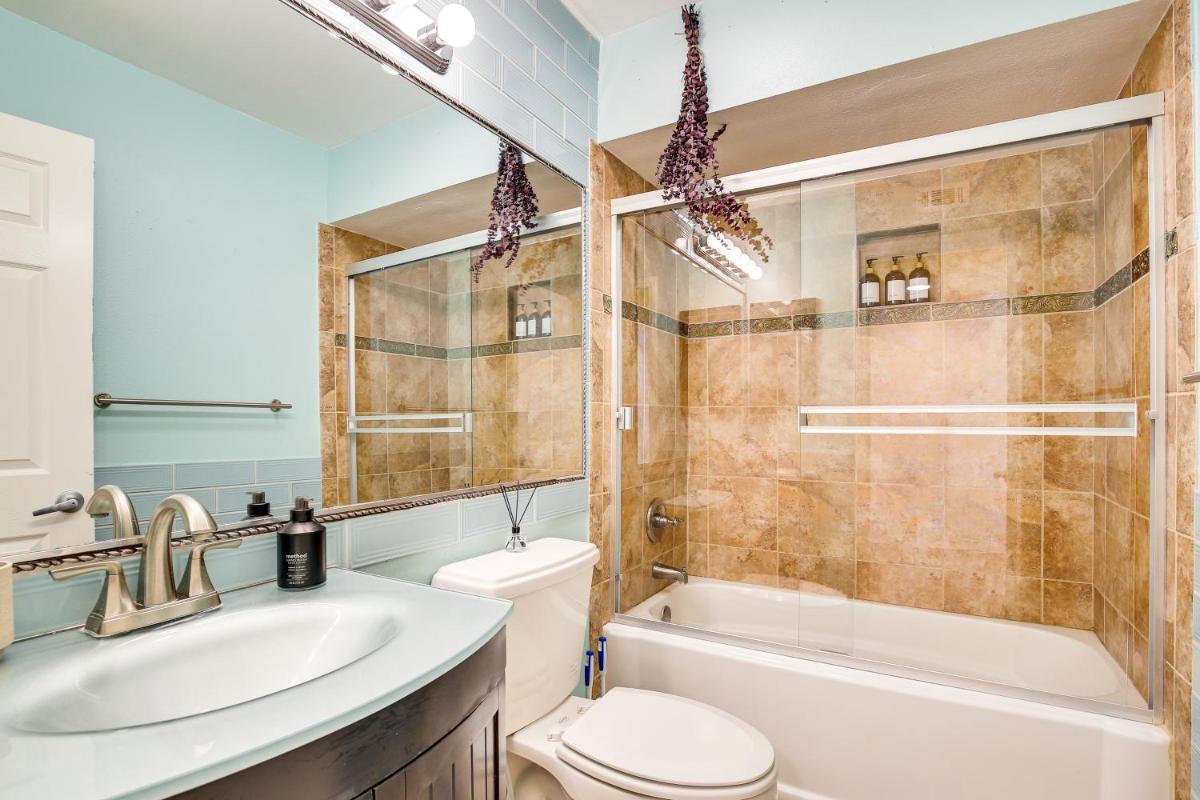 La Quinta Vacation Rental Walk to Old Town! - Housity