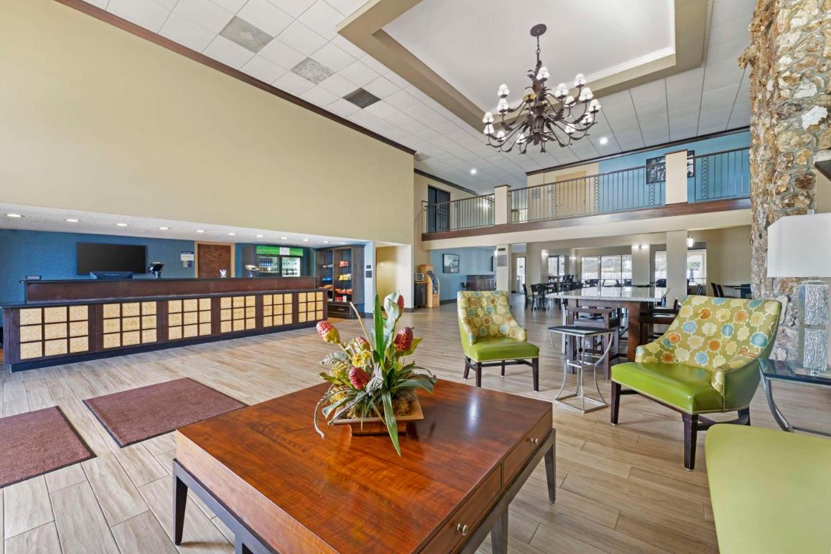 Best Western International Speedway Hotel - Housity