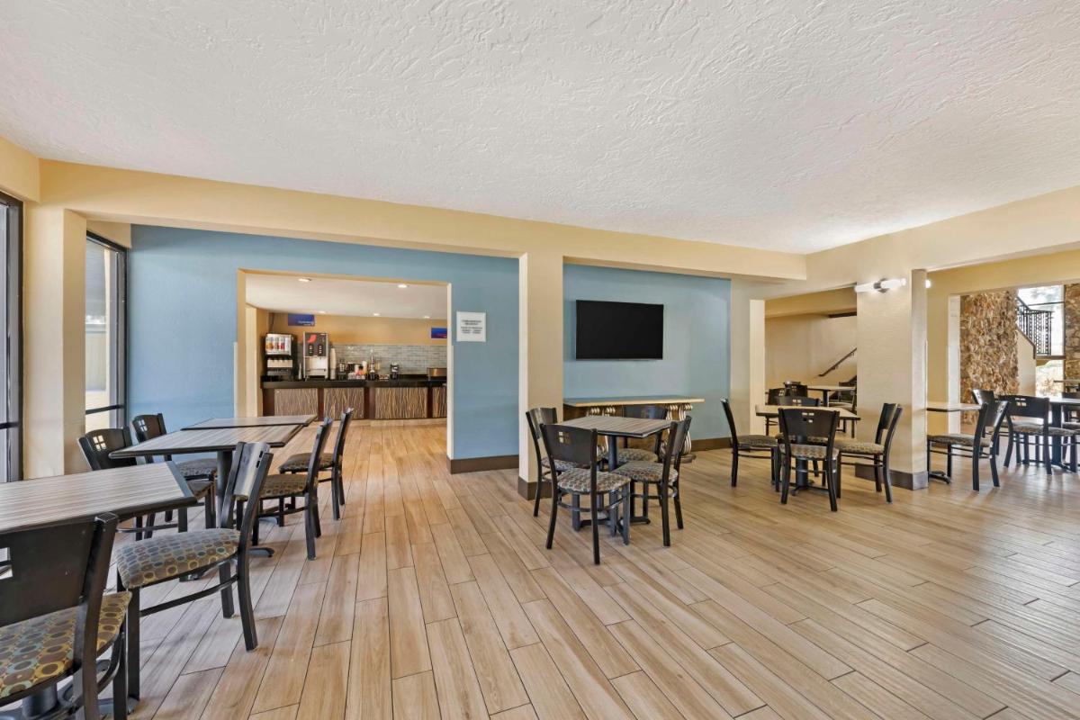 Best Western International Speedway Hotel - Housity