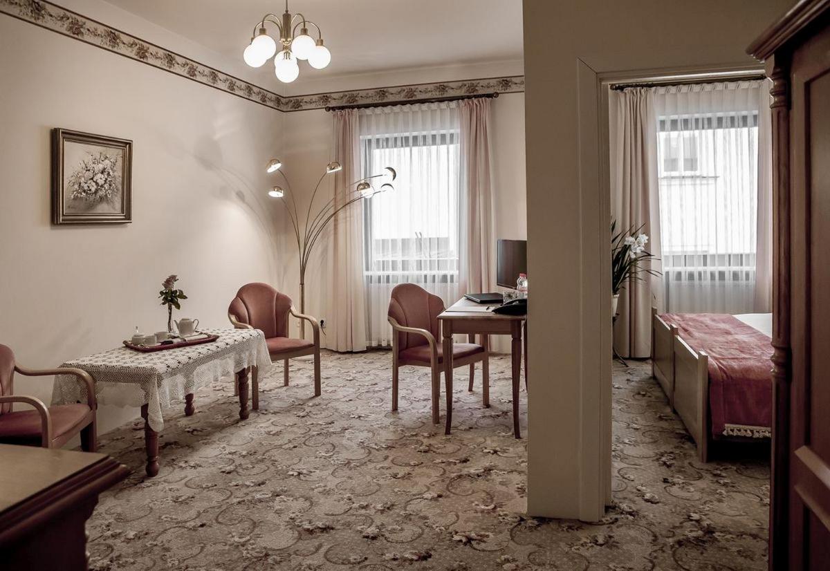 Adler - Housity