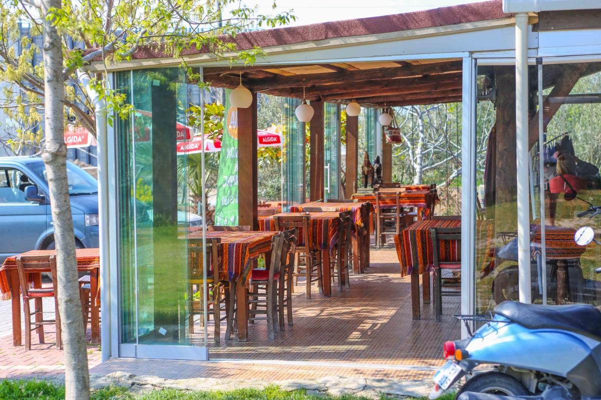 Troia Pension - Housity