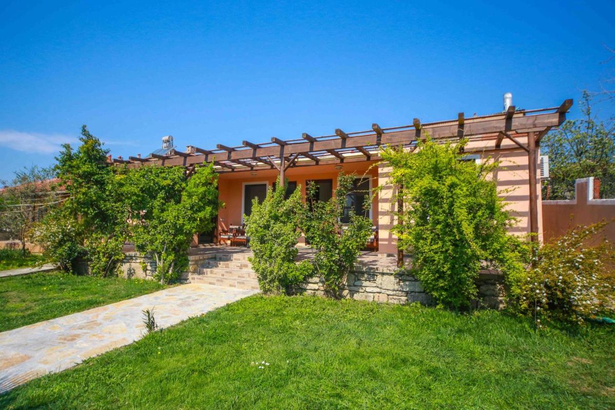 Troia Pension - Housity