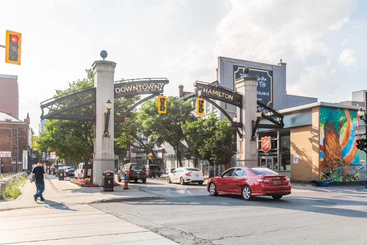 GLOBALSTAY New Downtown Hamilton Apartments - Housity