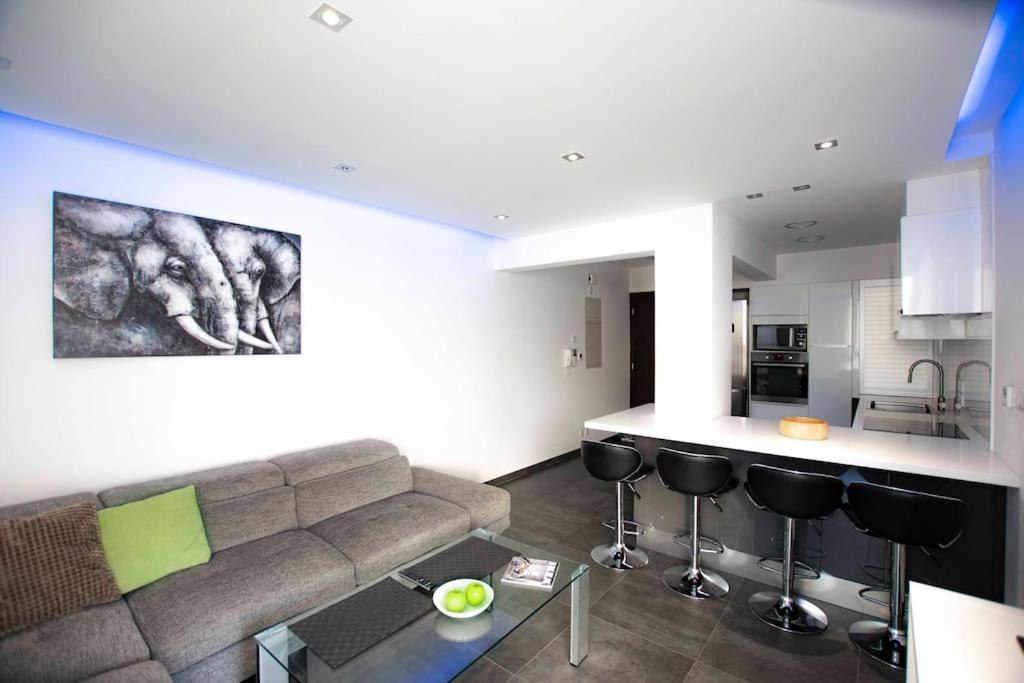 Glabur Stays - The Amazing 1 BDR - Executive apt Nicosia Center Free Parking & WiFi - Housity