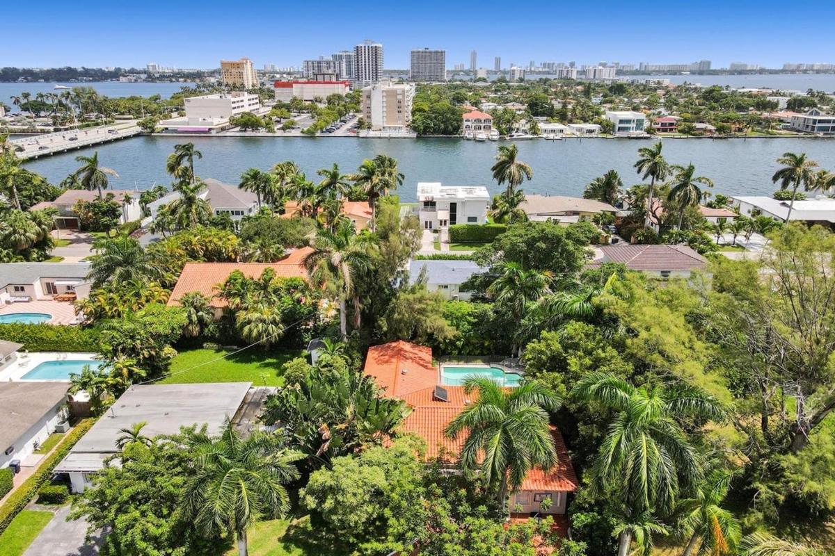 Hidden Miami Gem w Pool BBQ & minutes to Beach - Housity