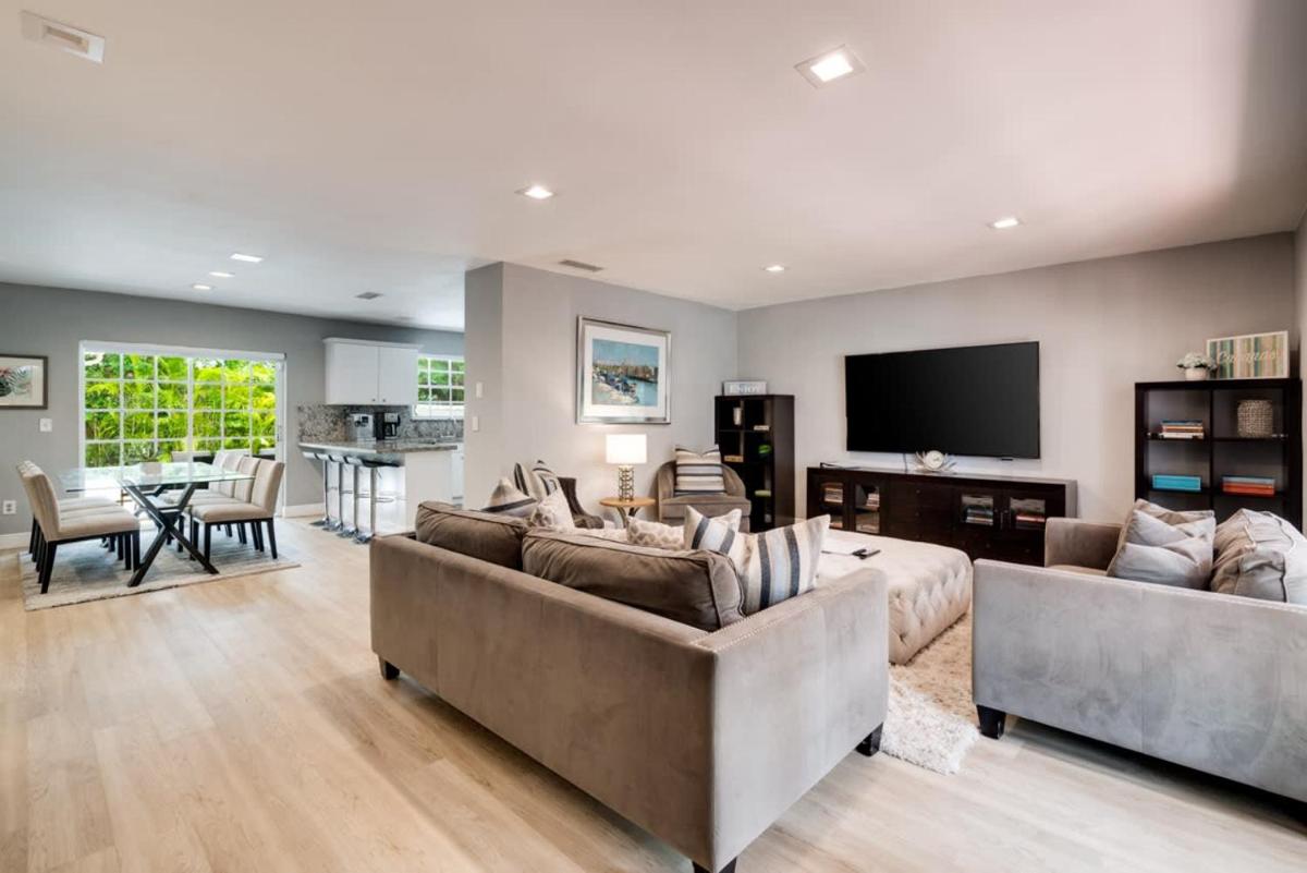 Hidden Miami Gem w Pool BBQ & minutes to Beach - Housity