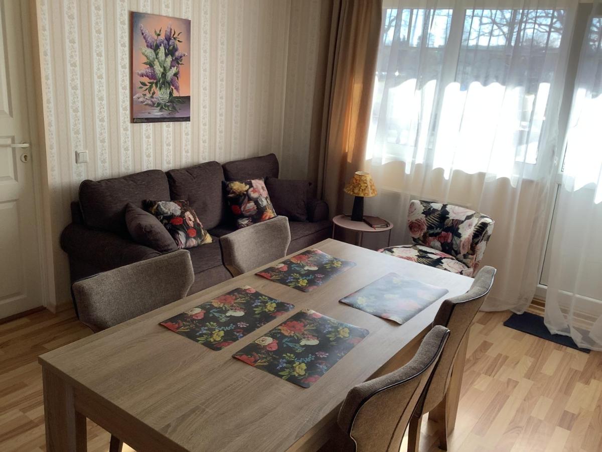 Lana House - Housity