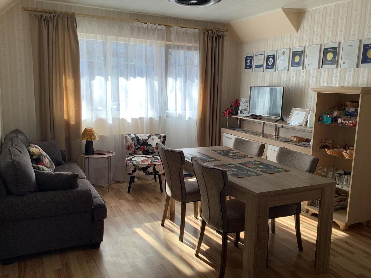 Lana House - Housity