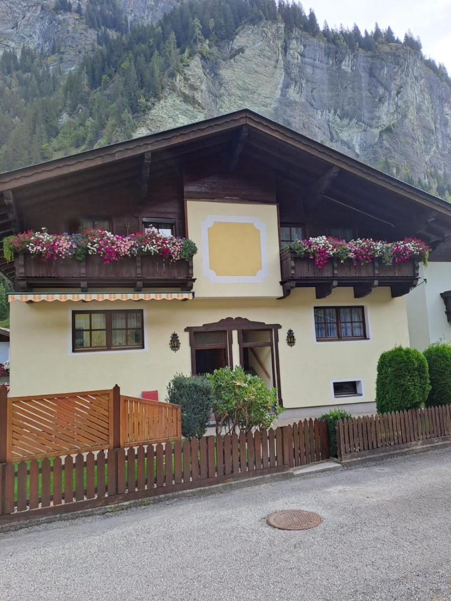 Ferienwohnung Rohrmoser mit 2 Schlafzimmern - Housity