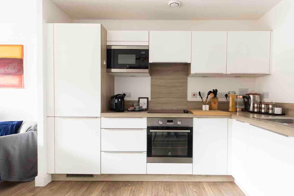 Spacious 2 Bed Apartment in Central Location - Housity