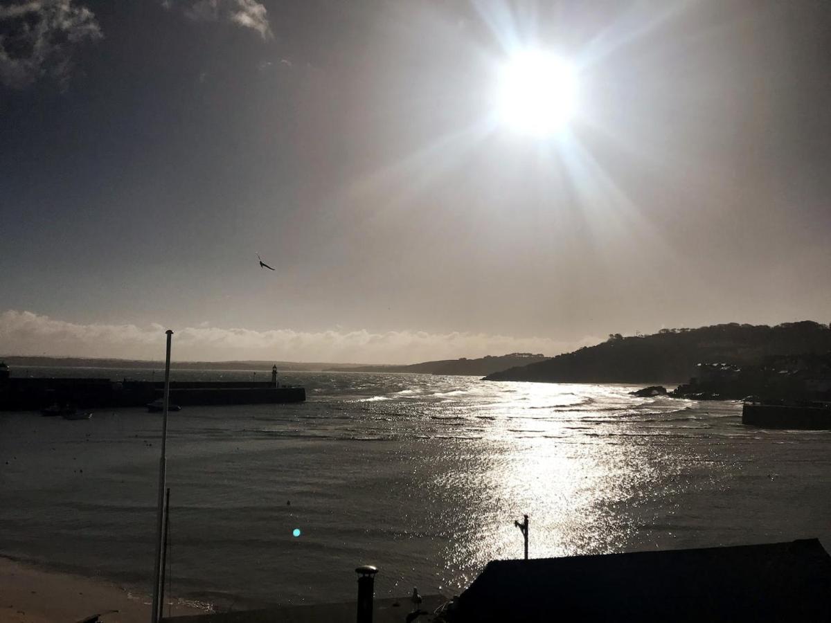 Modern studio apartment with stunning views! - Housity