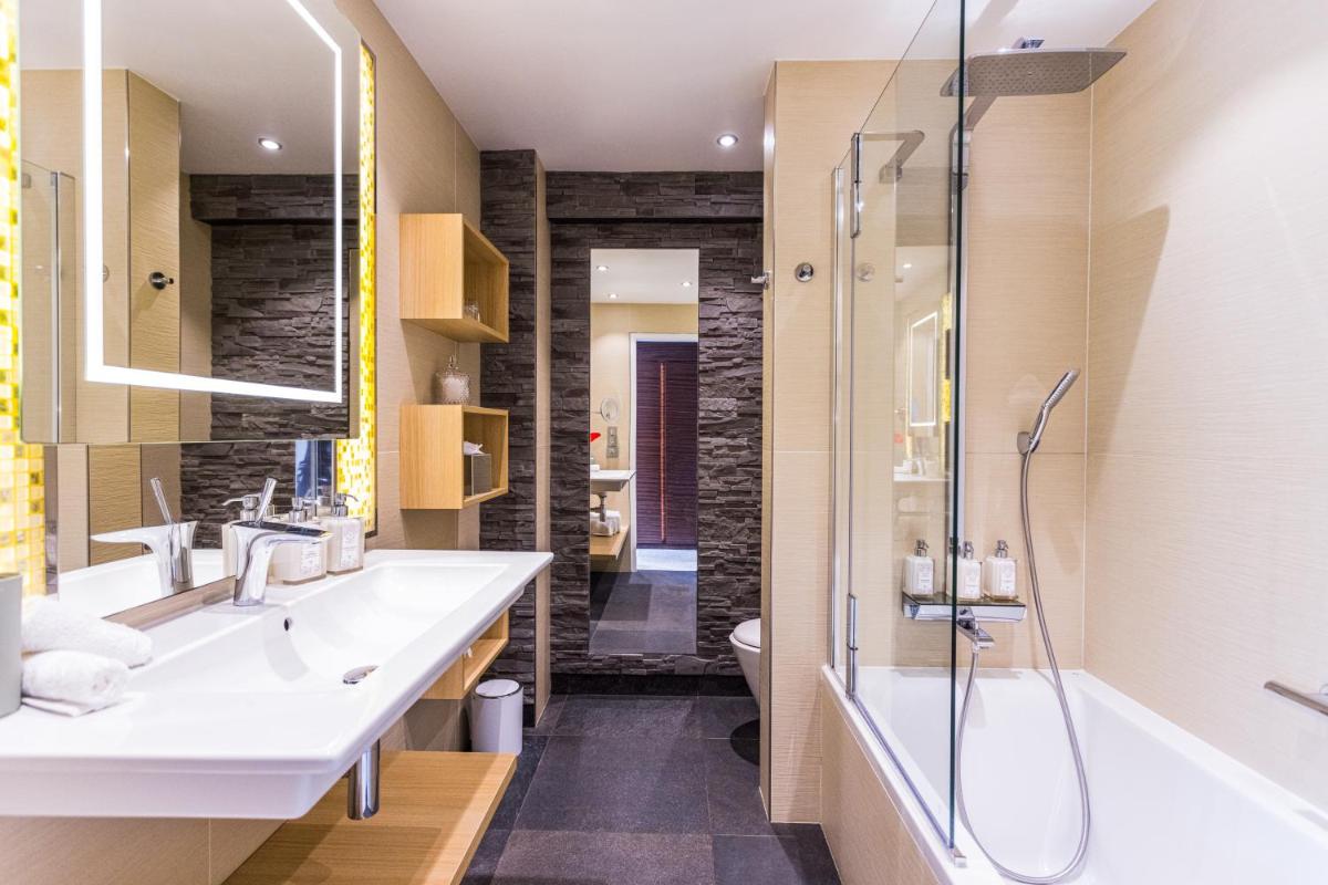 Salle de bains dans l'établissement Thalazur Bandol Ile Rousse - Hôtel & Spa