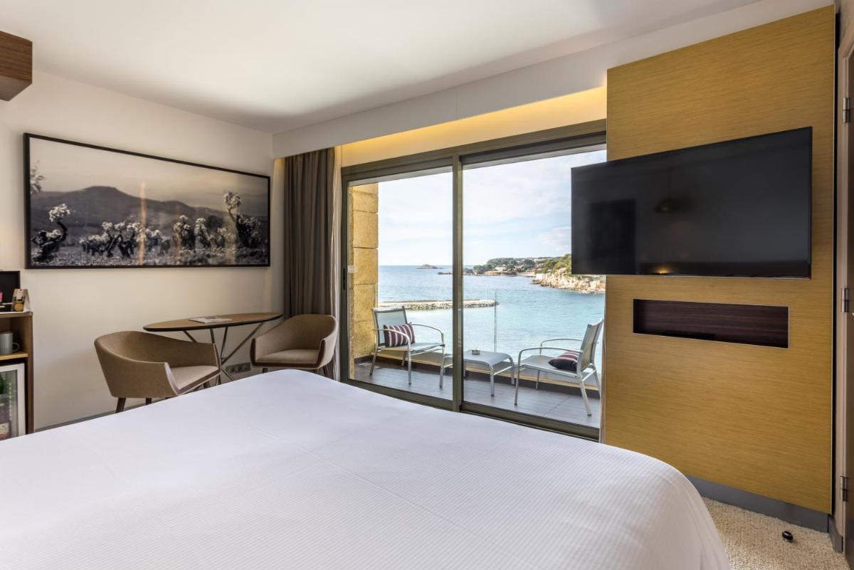 Télévision ou salle de divertissement dans l'établissement Thalazur Bandol Ile Rousse - Hôtel & Spa