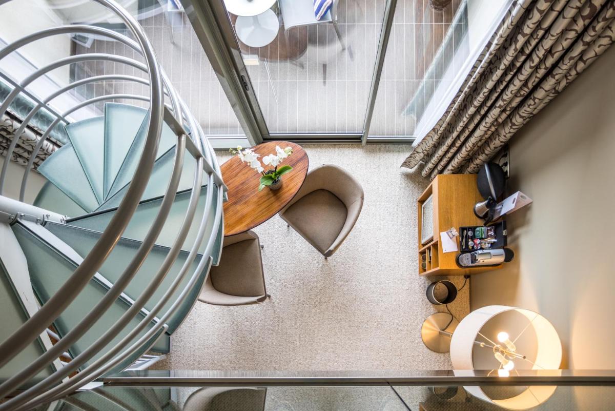 Coin salon dans l'établissement Thalazur Bandol Ile Rousse - Hôtel & Spa