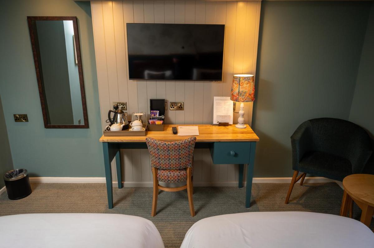 Berkshire Arms by Chef & Brewer Collection - Housity