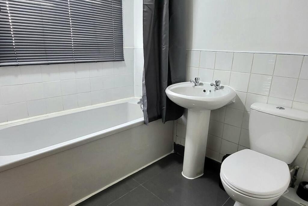 Cosy 3 double bed flat sleeps 6 - Housity