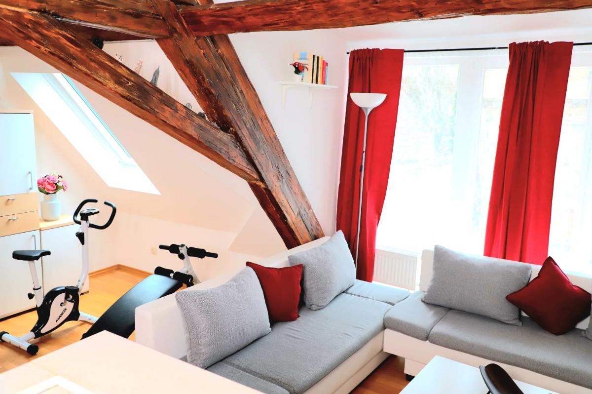 Gemütlich & zentral am Schlosspark mit Balkon - Housity