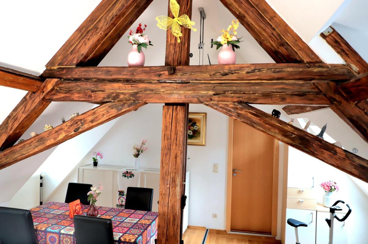 Gemütlich & zentral am Schlosspark mit Balkon - Housity