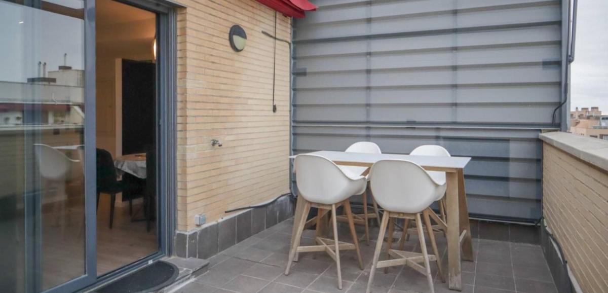 Precioso ático grande, 2 habitaciones, 2 baños y garaje - Housity