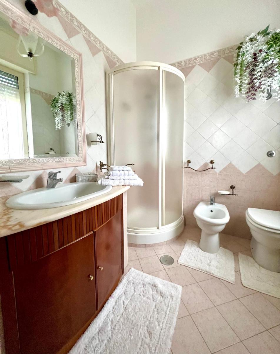 Royal House Trecase - Housity