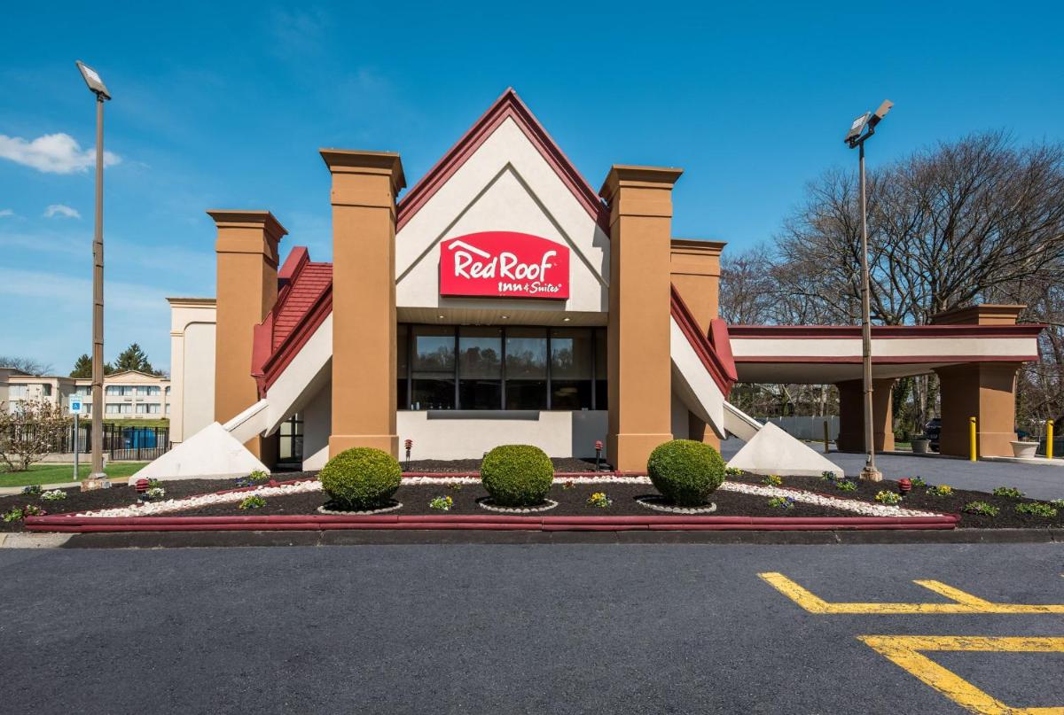 Red Roof Inn and Suites Newark - University - Housity
