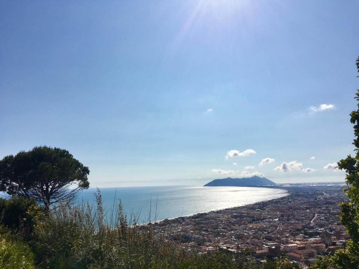 Teatro Romano Terracina Heart - Housity