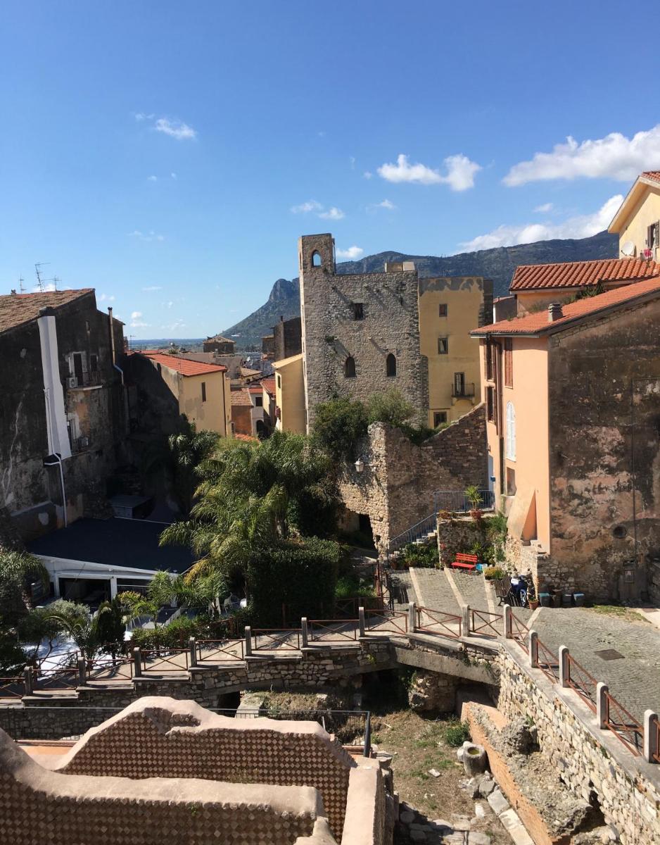 Teatro Romano Terracina Heart - Housity