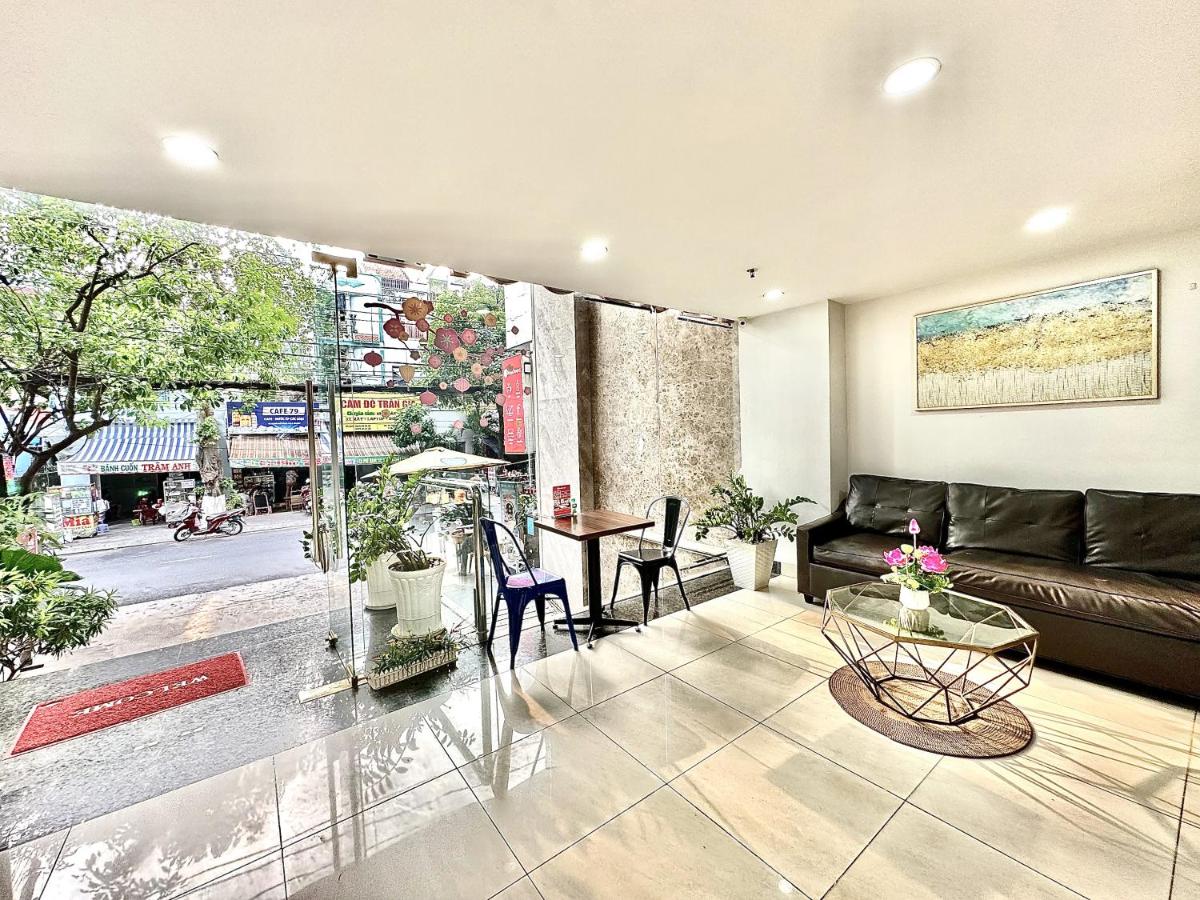 Suitetrails - The Jade Hotel near Tan Son Nhat Airport
