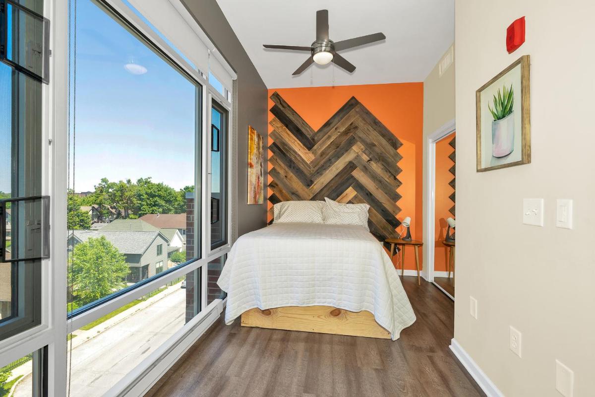 Cozy Top Fl Studio with View Gym Free Parking - Housity