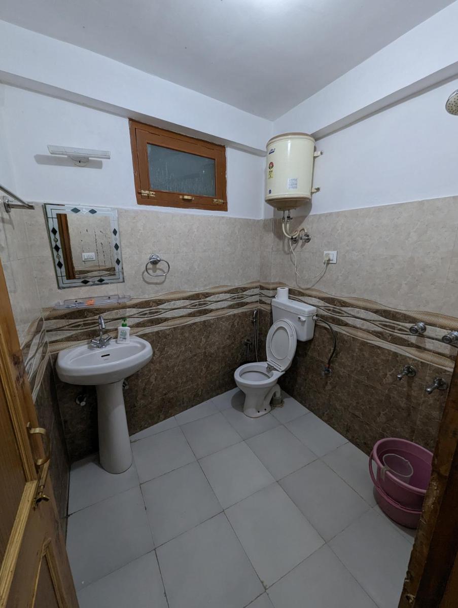 Suitetrails - Attic Monkey Cafe & Rooms