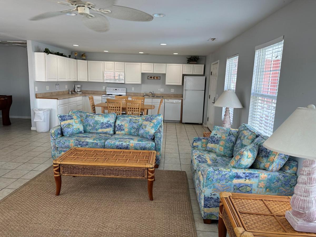 Pirates Cove - Housity
